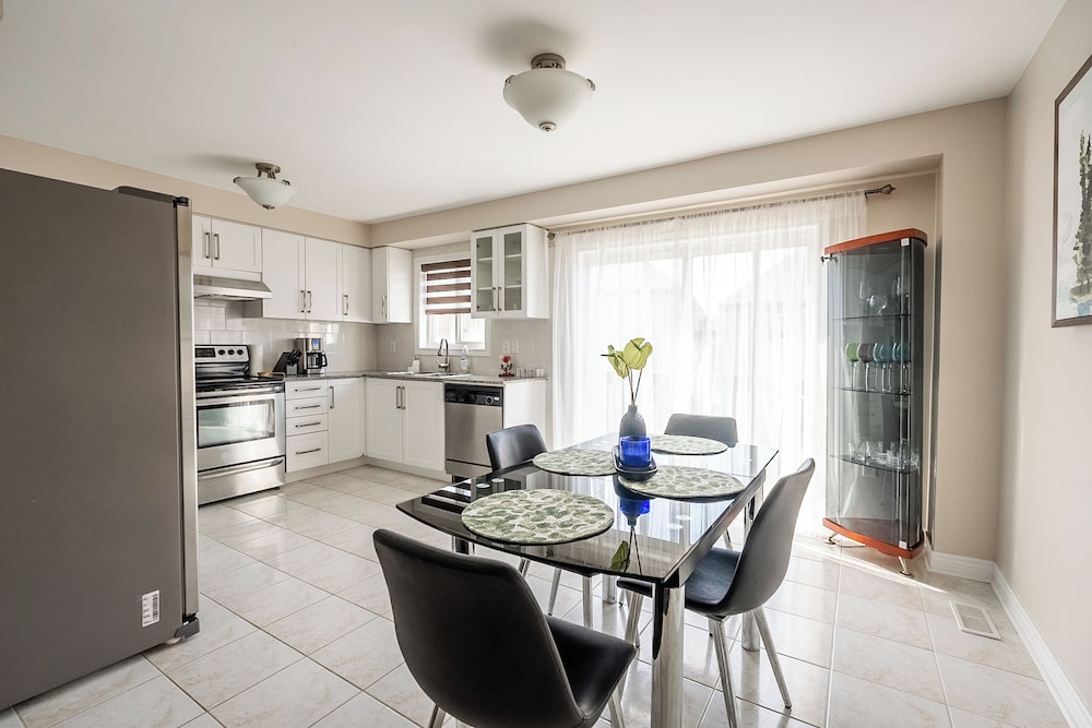GLOBALSTAY Modern 3BR house in Newmarket