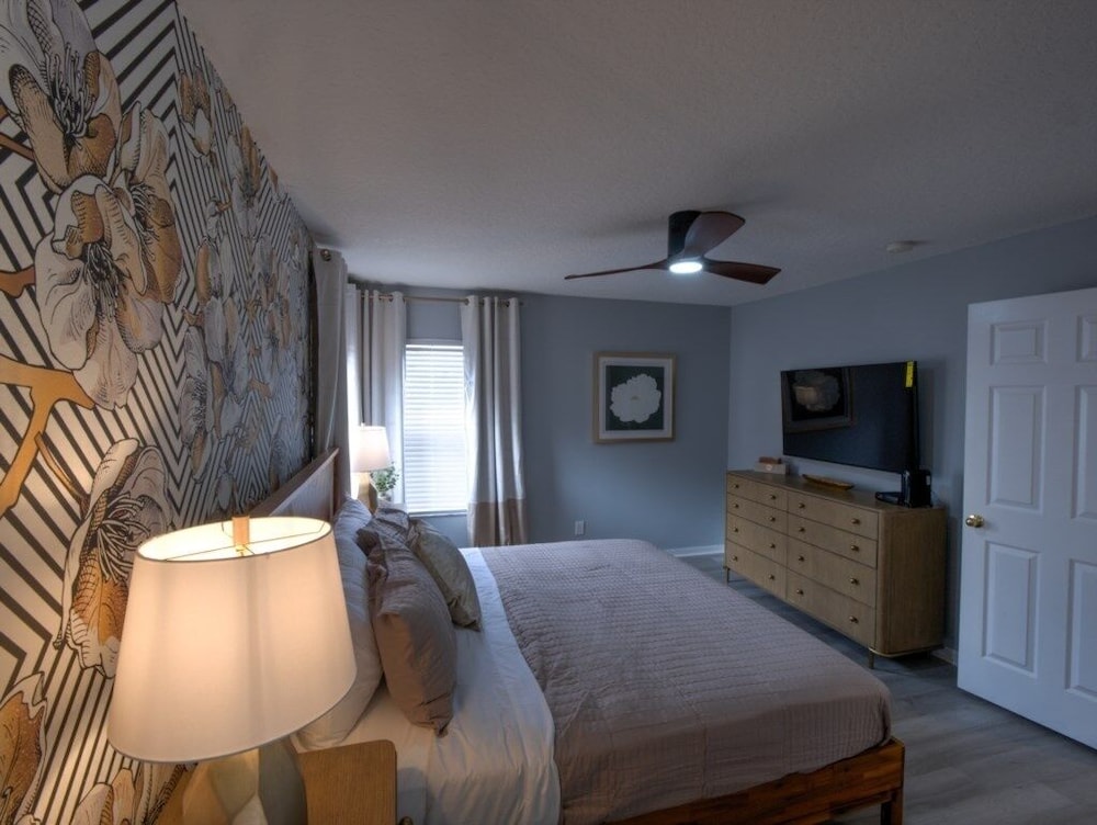 Six Bed Pool Villa In Resort -close To Disney! 6 Bedroom Villa