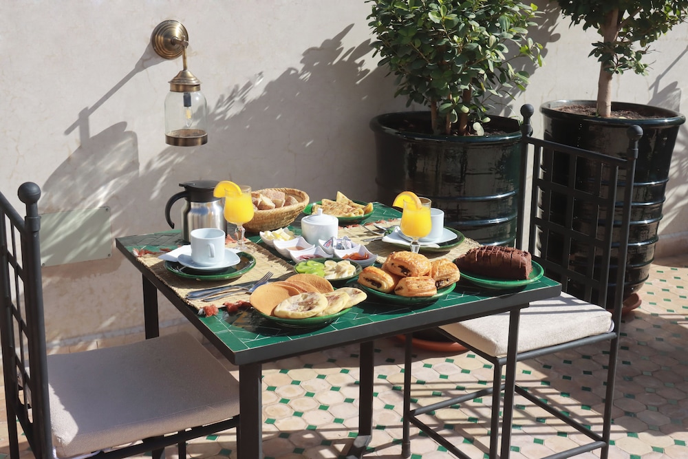 Riad Valentine