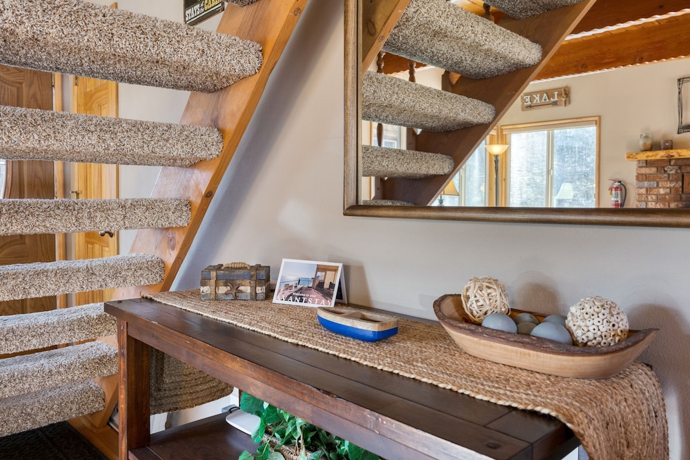 Lakeside in Bearadise by Avantstay Gorgeous Mountain Cabin in Boulder Bay