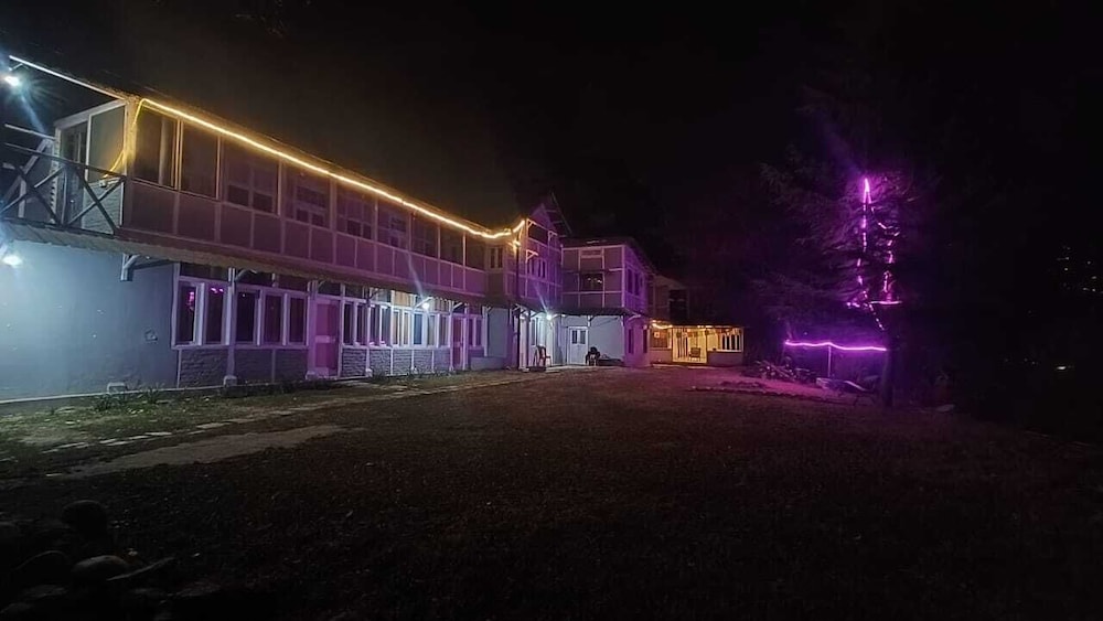 Castleton Casa