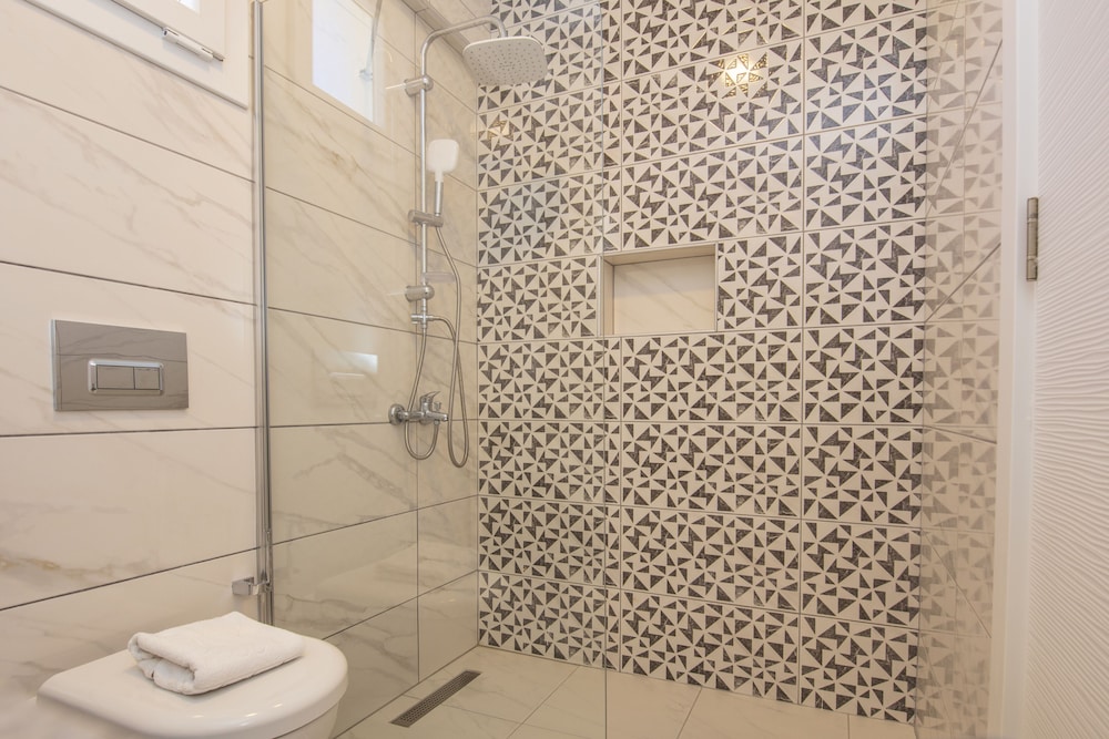 SunTeos Villa Suites - Image 12