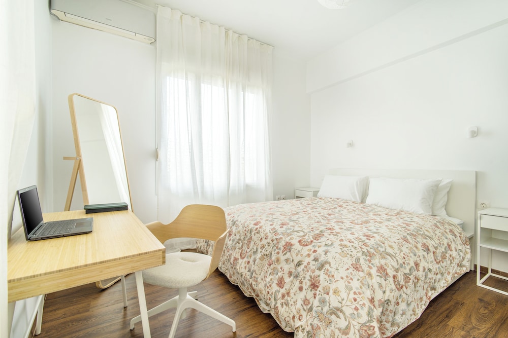 Superb flat in historic centre of Athens