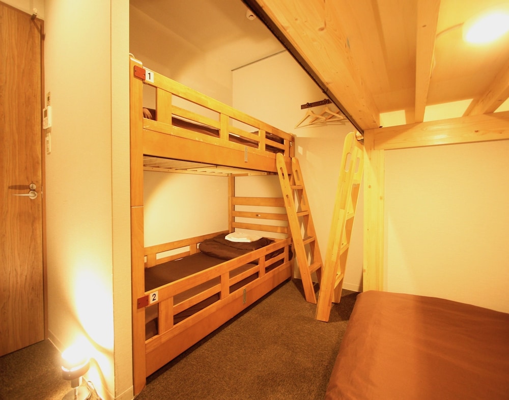 Osaka Guesthouse Nest - Hostel