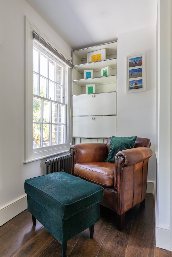 Whittlesey Street II by Onefinestay