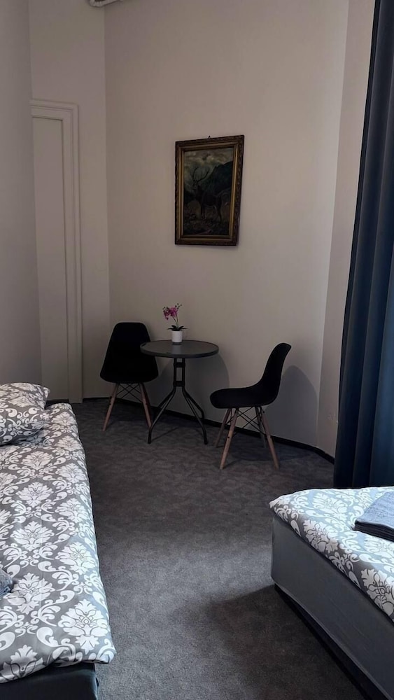 FiveHostel