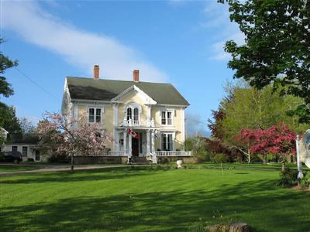 Hillsdale House Inn