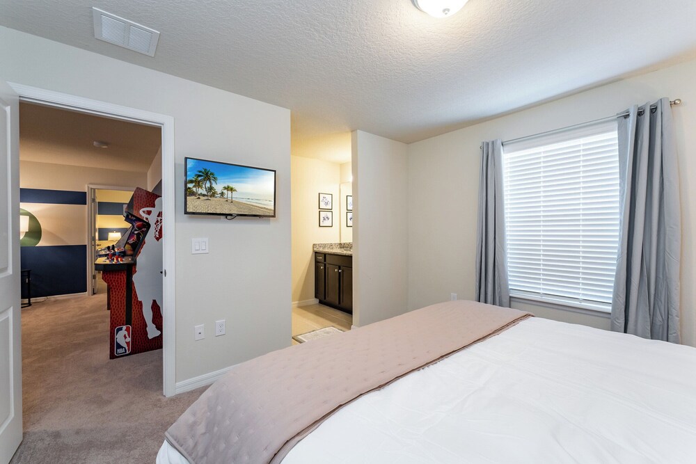Discover Your Perfect Getaway 8BR Wonder