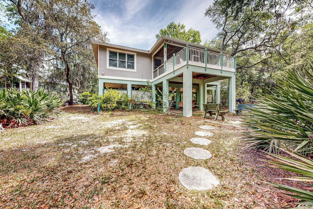 Charming Suwanee House and Bungalow!