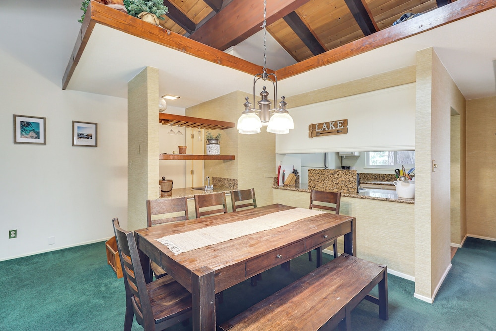 1 Mi to Beach: Cozy Incline Village Condo!
