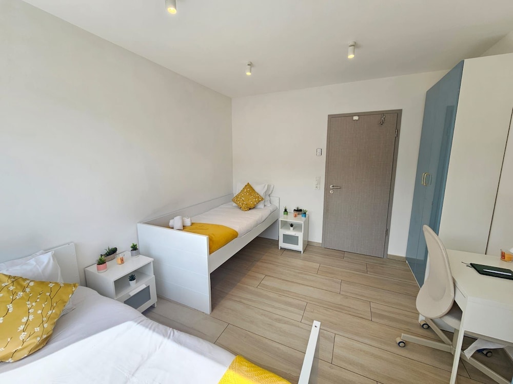 Stylish 3 BR with 2 terraces and parking