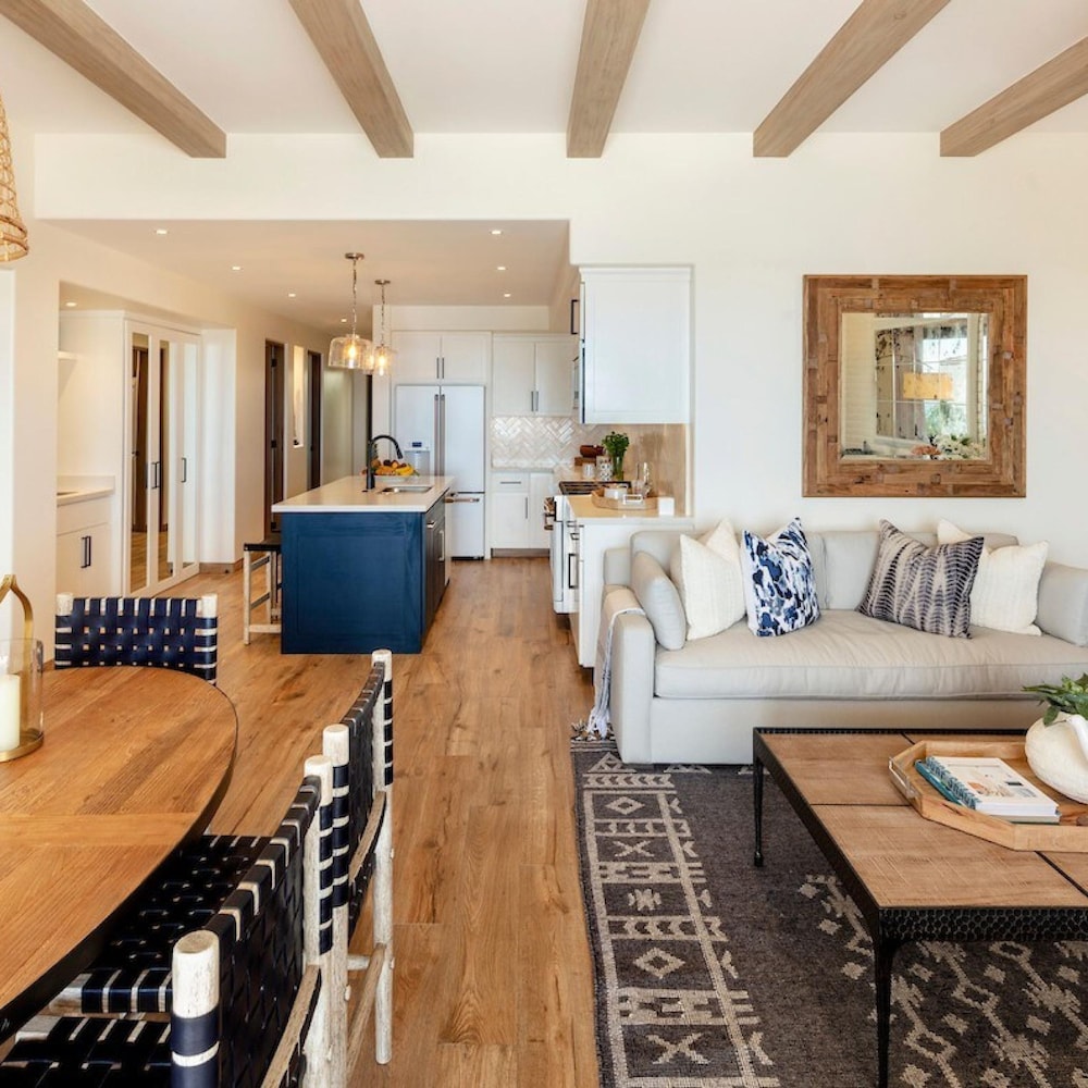 Oceanfront 3bd Penthouse Residence