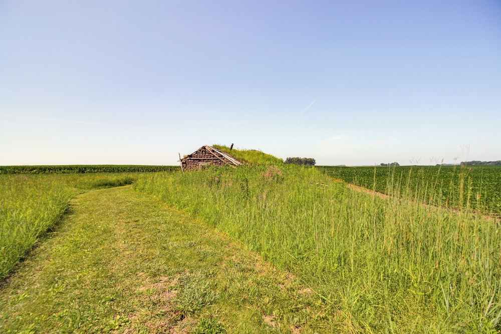 Pioneer-era Retreat in Sanborn w/ Museum Access