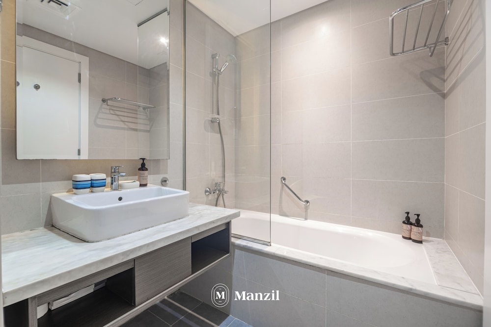 Manzil-Waterfront Studio in Business Bay