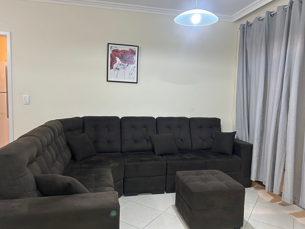 2 Bdrm apt 250m From the Beach in Center Sdc0601