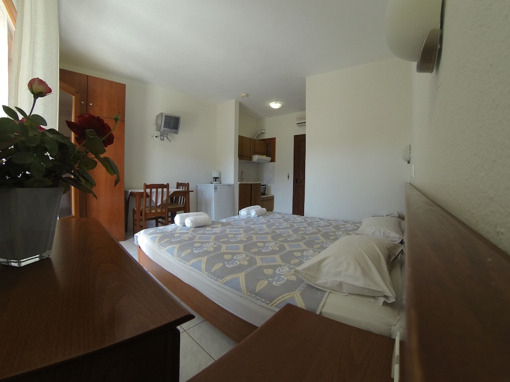 Photo 11