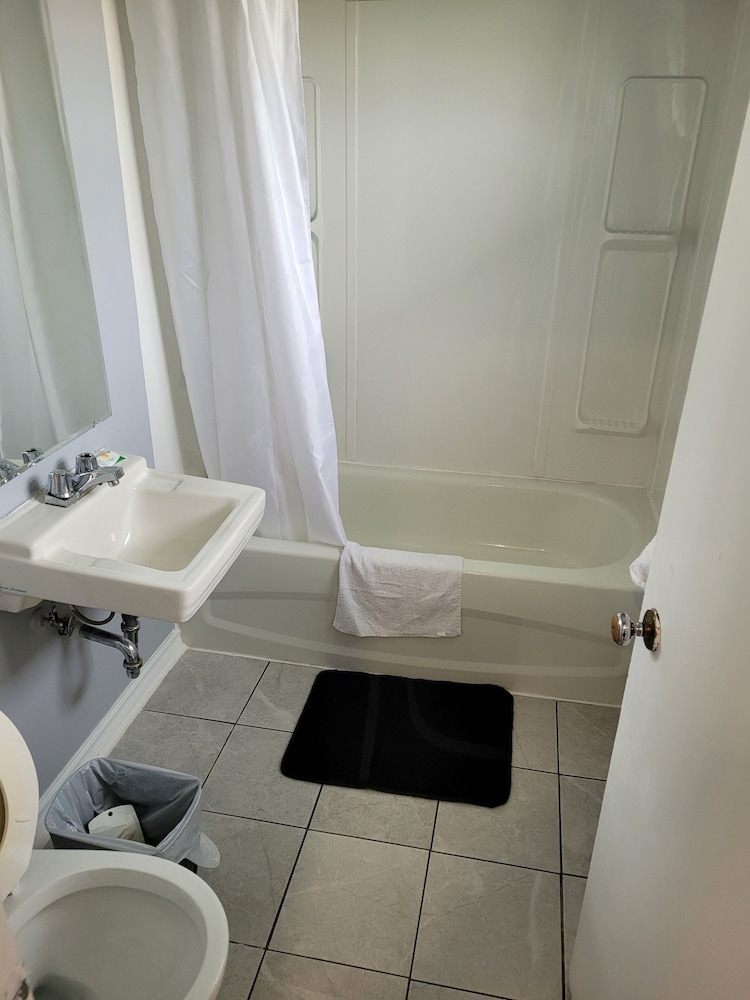 Woodstock Vacations - Eastwood Motel - Property Image 7