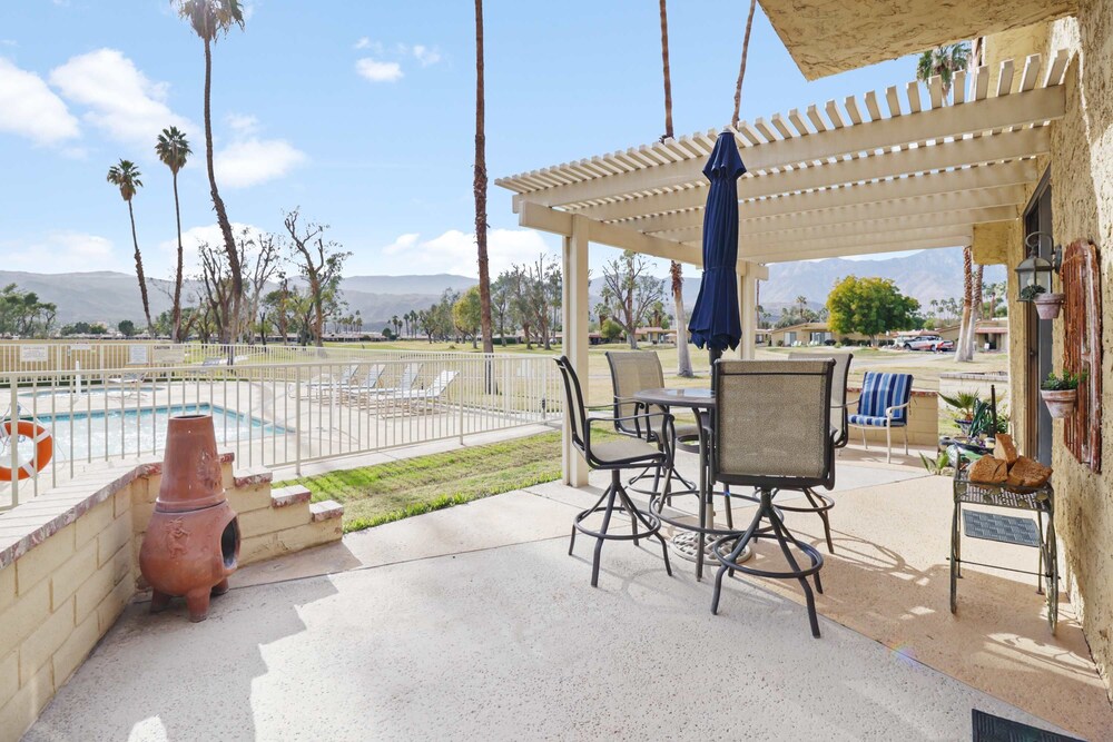 2BR 2BA Charming Cathedral City Condo With Territorial Views