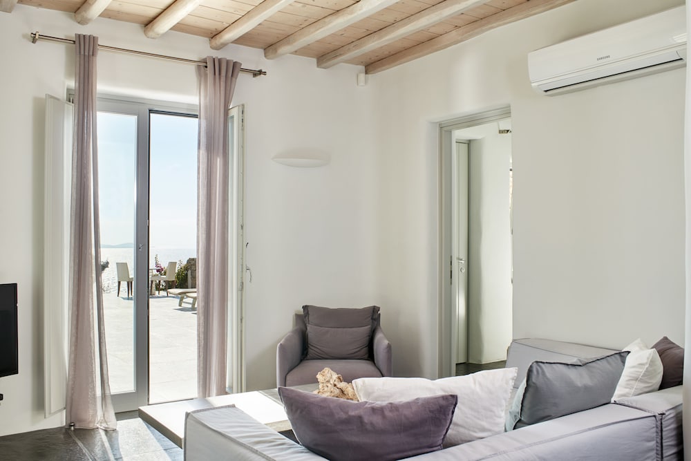 Ammos Villas In Houlakia