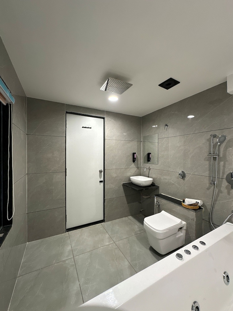 HOTEL GRAND SHIVA