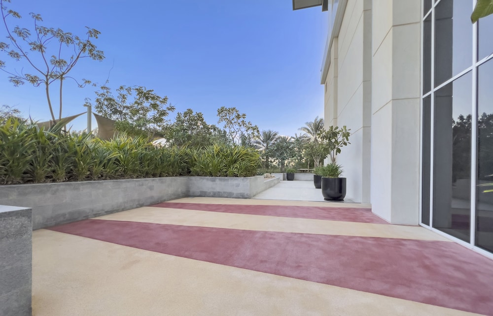 WelHome - Deluxe Apartment With Direct Access to the Beach