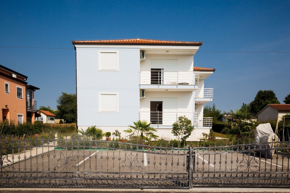 Vodopija Apartments