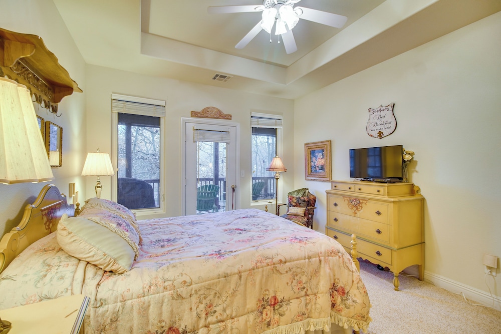 Lakefront Home w/ Furnished Deck in Grove!