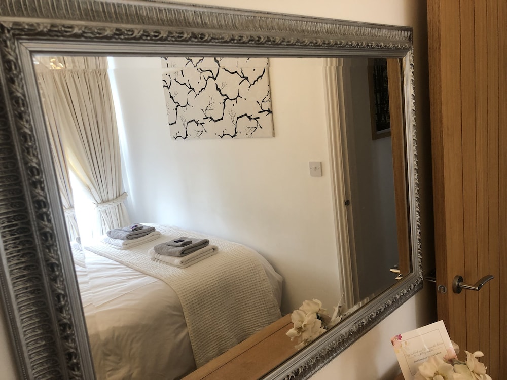 Cozy Nook Cottage - Sleeps 4, Garden & Parking view 5