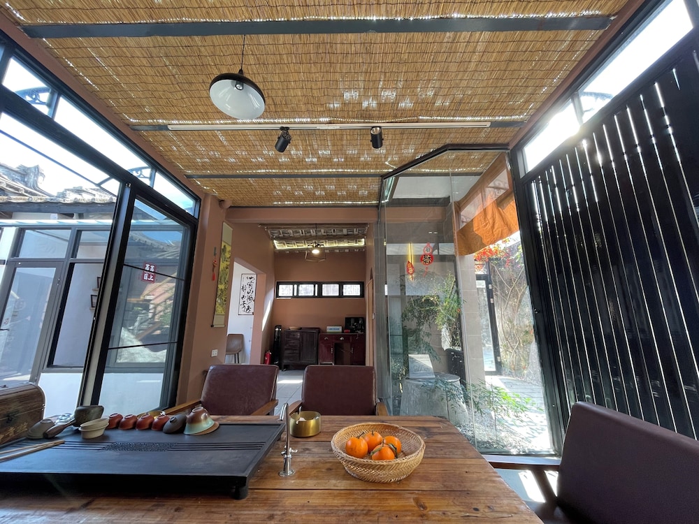 Serenity Courtyard Hotel