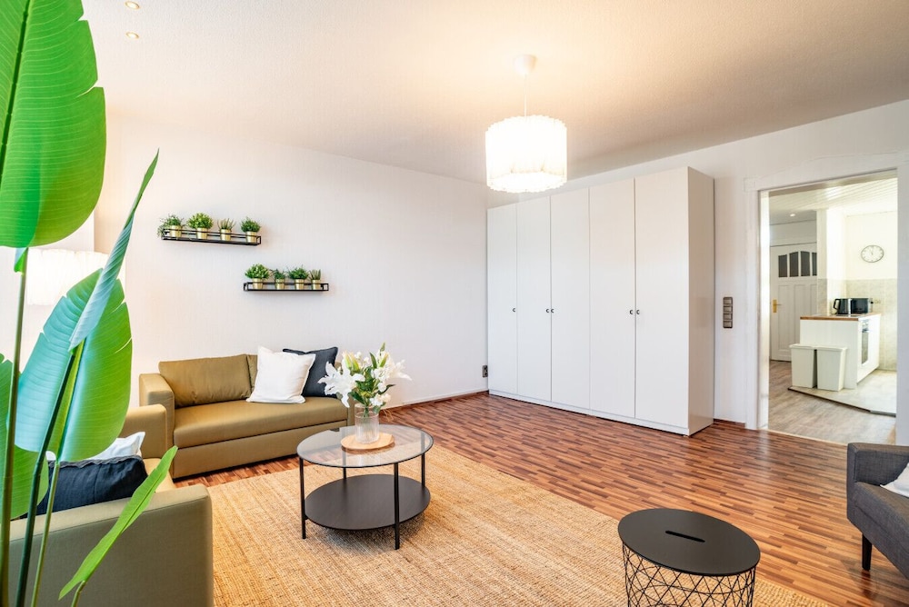 Spacious Apartment In Strausberg - Sleeps 6