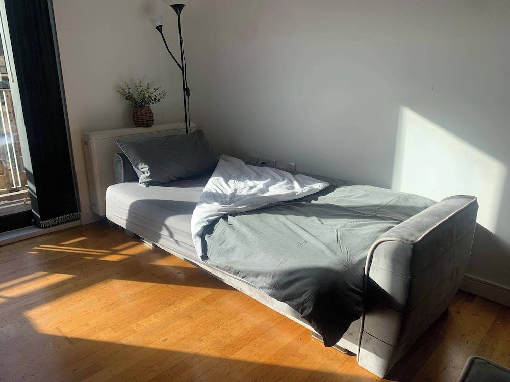 Central Liverpool Apartment-sleeps 6-free Parking
