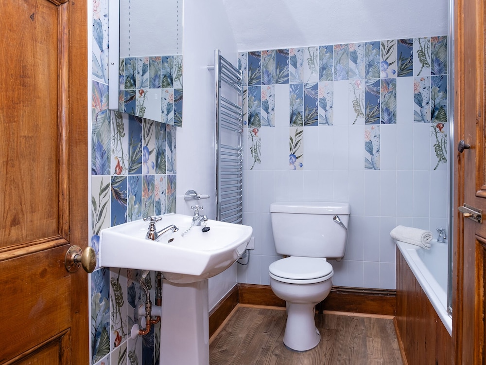 Watermouth Castle, Rhododendron Apartment