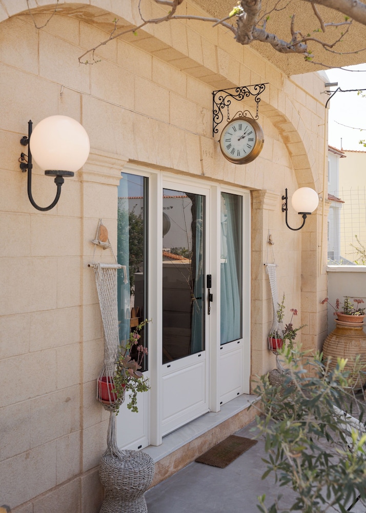 Porfyra Suite 1