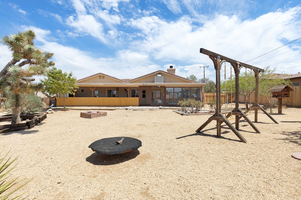 Euphorbia House - Fire Pit, Ping Pong, Tether Ball & Dark Skies 3 Bedroom Home by RedAwning view 2