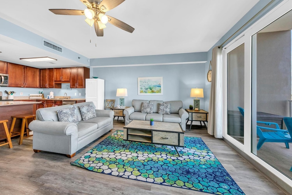 Laketown Wharf 402