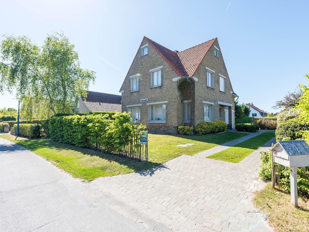 Villa in St-idesbald Near Ster der Zee Beach