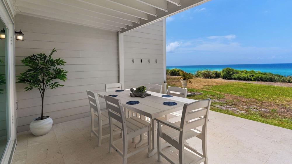 2BR Beachfront Townhome w/ Beach Service + Free Attraction Tickets!