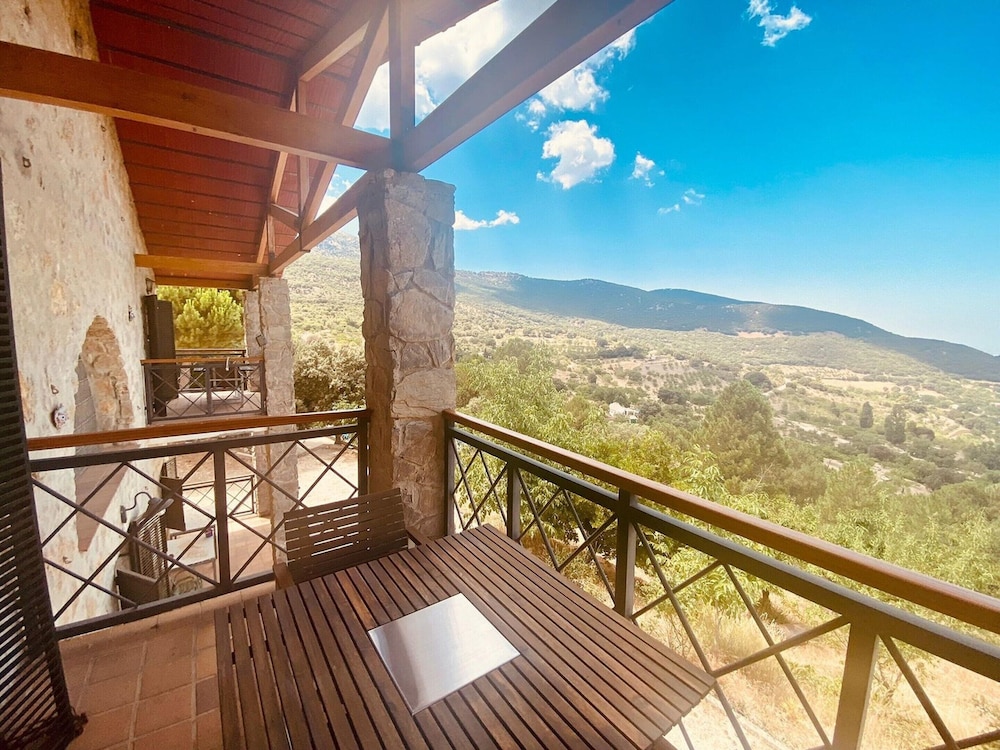 Belvilla by OYO Villa El Refugio