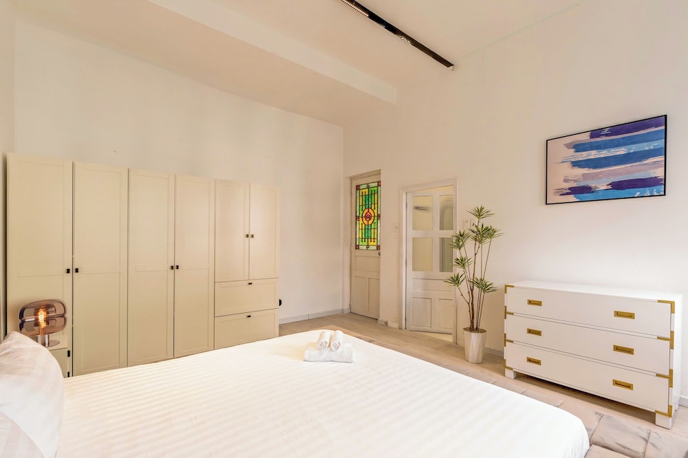 Lux white villa 9 Bedrooms