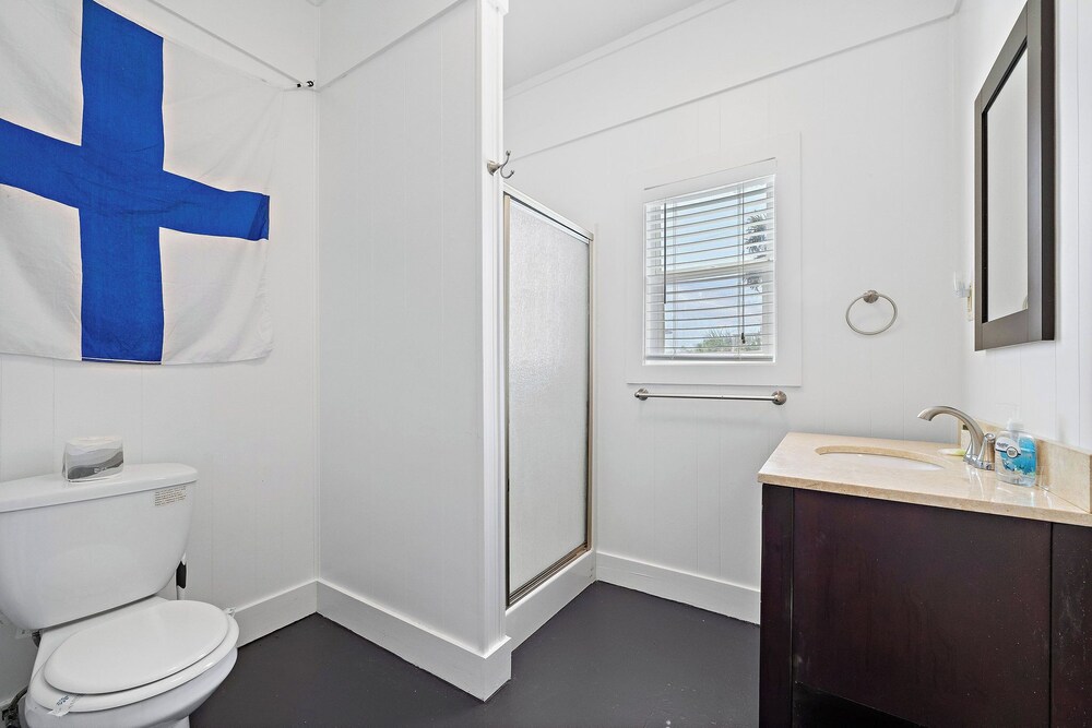 Coastal Cottage by Ryson Vacation Rentals
