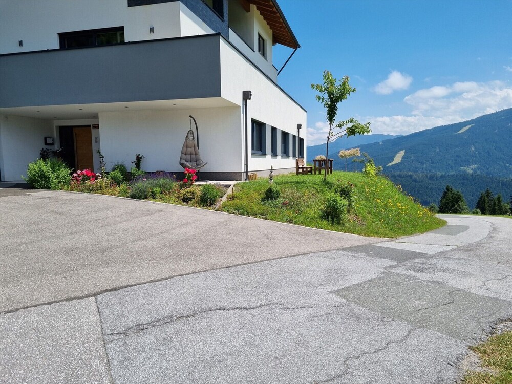 Flat in Wagrain Near Ski Slopes