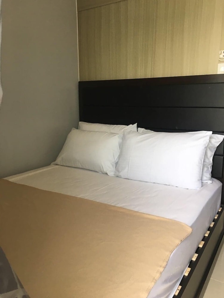USP Suites at Shore Residences