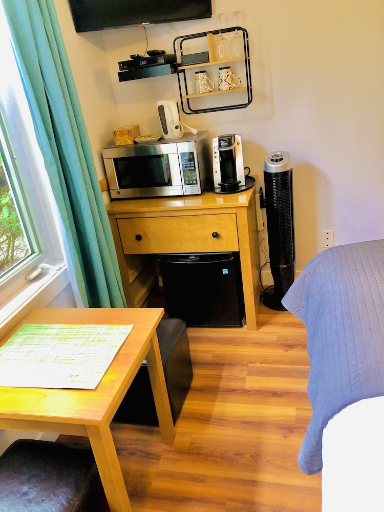 WindTower - Luxurious 2 Bedroom Condo