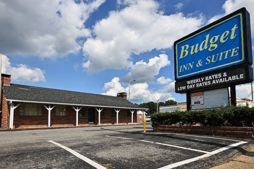Budget Inn and Suites