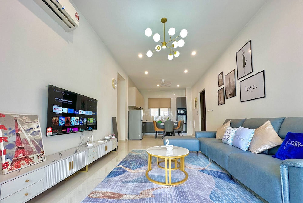 Country Garden Danga Bay Sea View Homestay by Stayrene