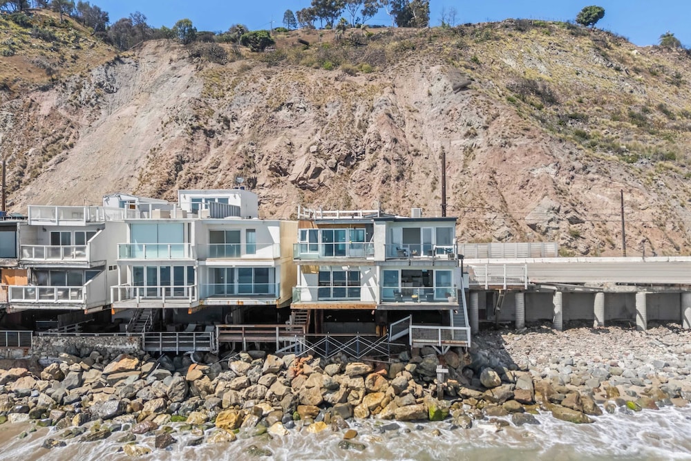 Big Rock Beach Retreat With Oceanfront Balconies, Direct Beach Access & Sweeping Sunset Views Pacific Coast Outlook by Avantstay