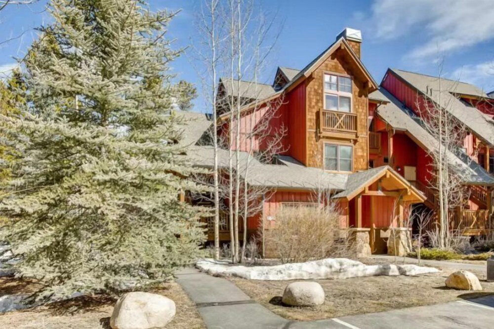 Lakeside Village 3 Bedroom Townhome at The Seasons in Keystone
