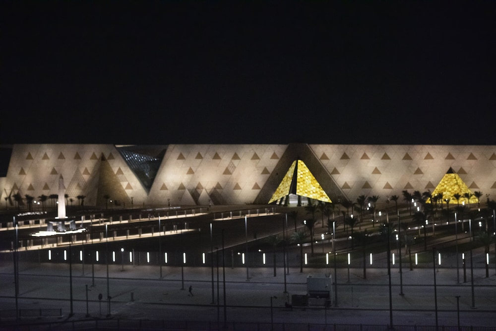 Royal Great Pyramid INN