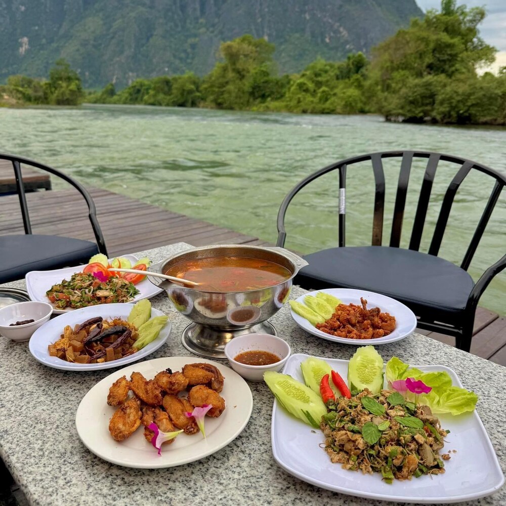 Heun Phea Meuang Feuang Riverside2