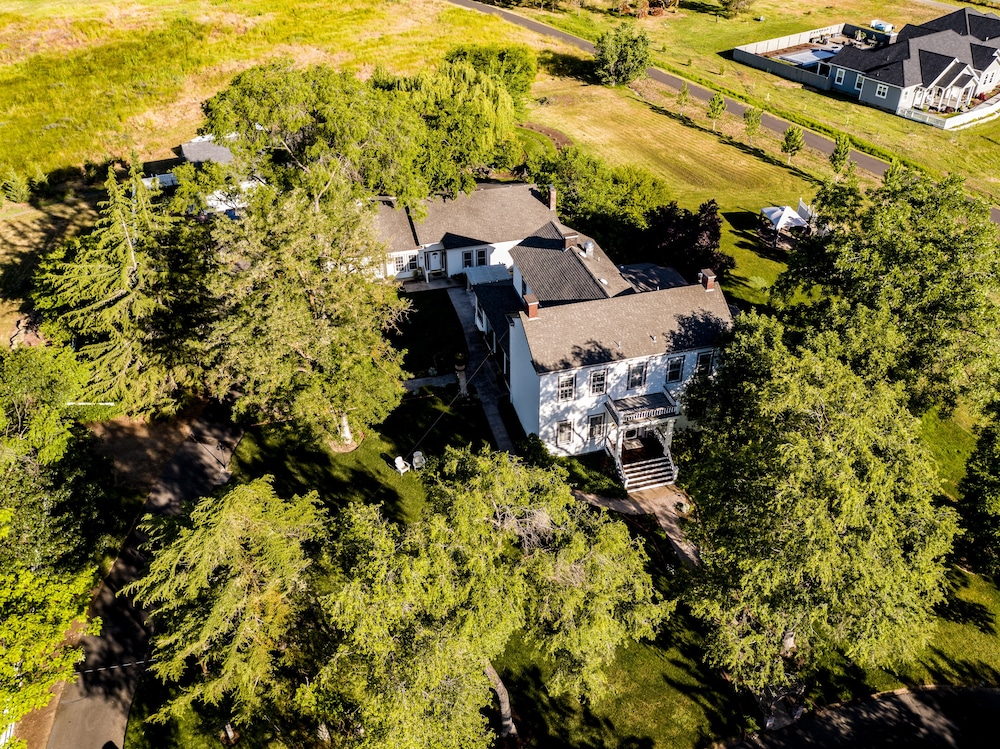 Bybee's Historic Inn